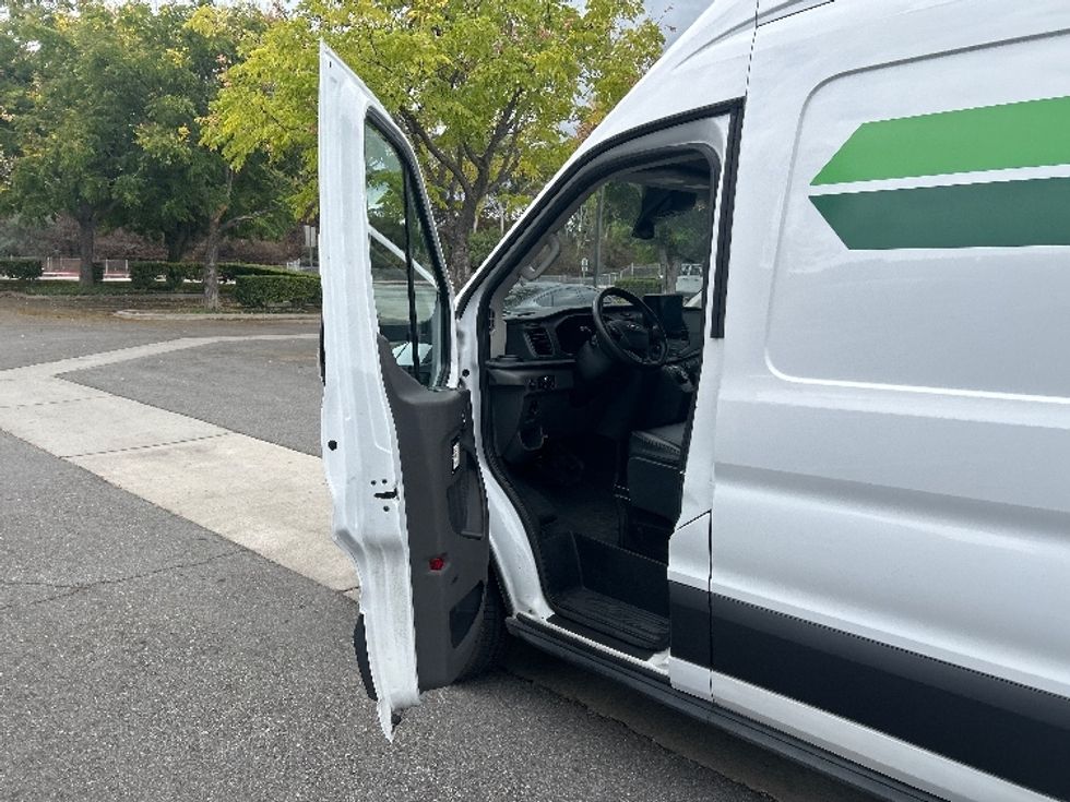 Cargo Van (Panel Van)-Alternative Fuel Trucks & Tractors-Ford-2022-TRAN350E-Torrance-CA-21,590\n\t\tmiles-$ 26,750 - Image 16