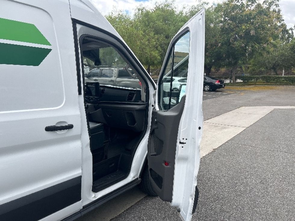 Cargo Van (Panel Van)-Alternative Fuel Trucks & Tractors-Ford-2022-TRAN350E-Torrance-CA-21,590\n\t\tmiles-$ 26,750 - Image 20
