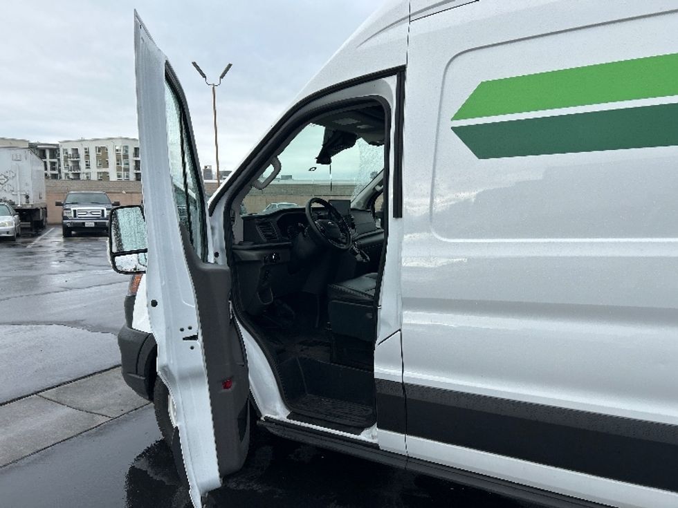 Cargo Van (Panel Van)-Alternative Fuel Trucks & Tractors-Ford-2022-TRAN350E-Torrance-CA-22,292\n\t\tmiles-$ 40,000 - Image 14