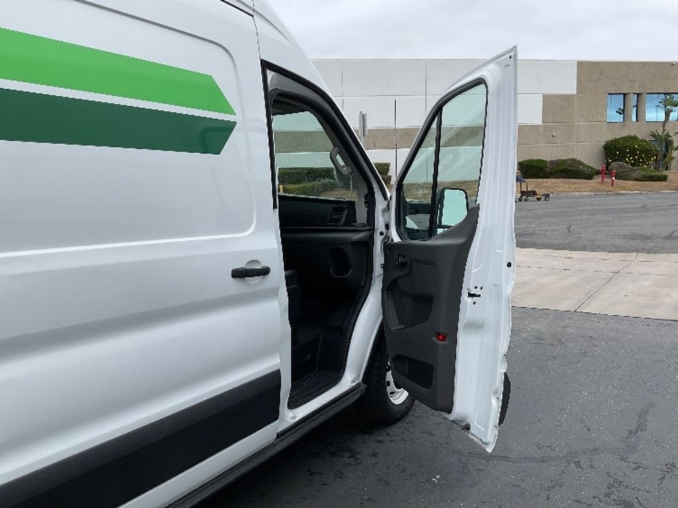 Cargo Van (Panel Van)-Alternative Fuel Trucks & Tractors-Ford-2022-TRAN350E-Torrance-CA-22,561\n\t\tmiles-$ 40,000 - Image 19