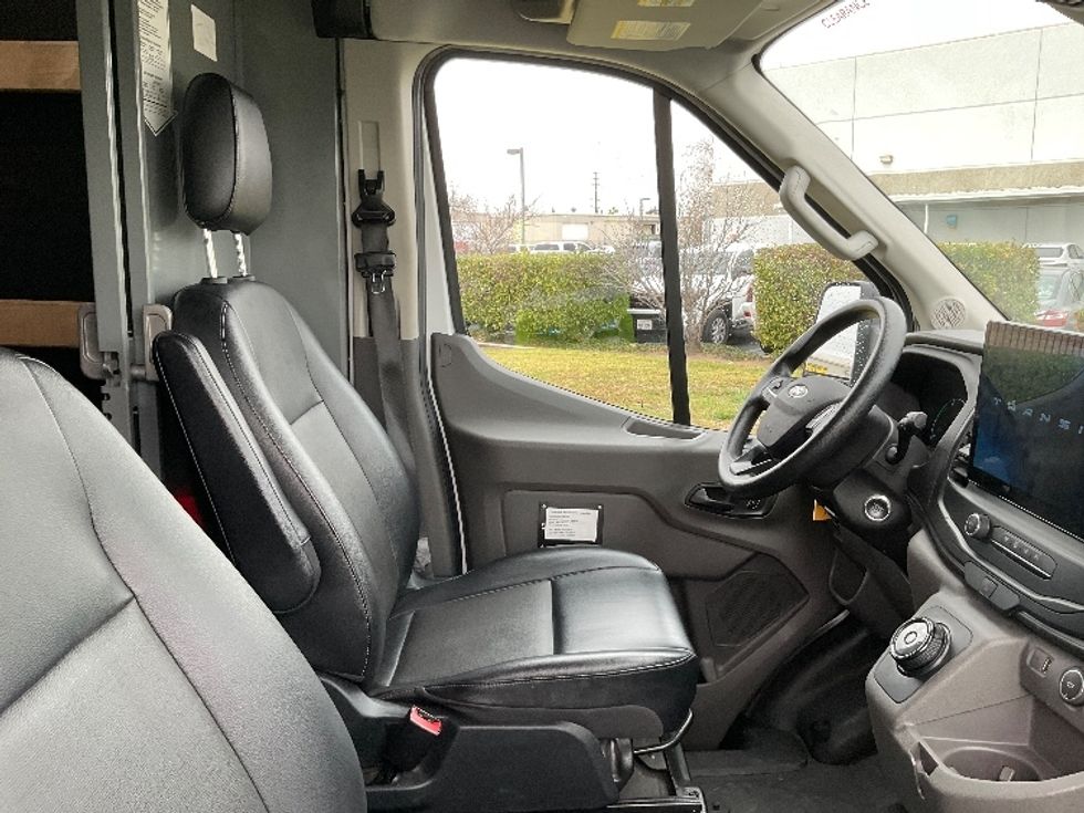 Cargo Van (Panel Van)-Alternative Fuel Trucks & Tractors-Ford-2022-TRAN350E-Torrance-CA-22,561\n\t\tmiles-$ 40,000 - Image 21