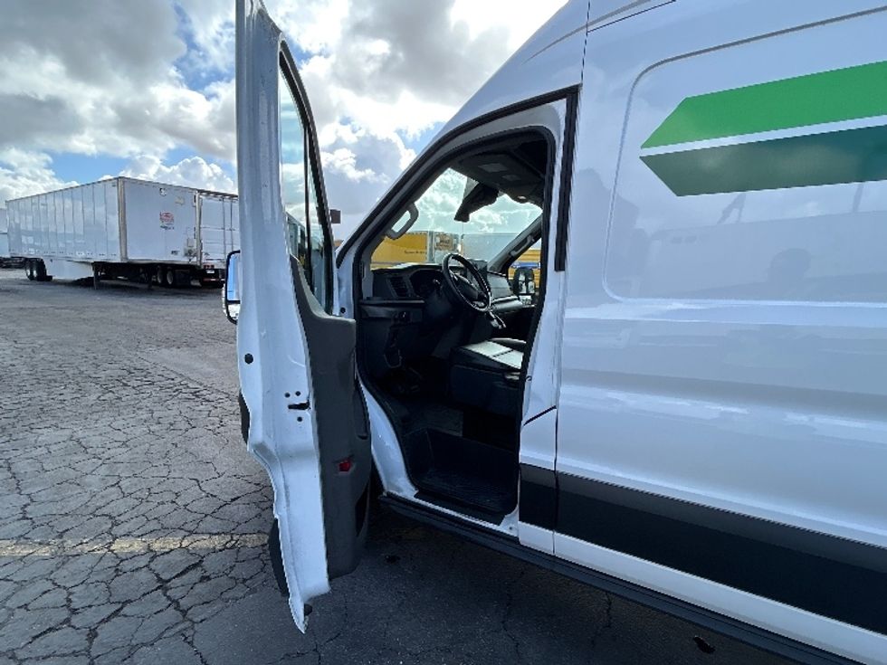 Cargo Van (Panel Van)-Alternative Fuel Trucks & Tractors-Ford-2022-TRAN350E-Torrance-CA-26,040\n\t\tmiles-$ 40,000 - Image 15