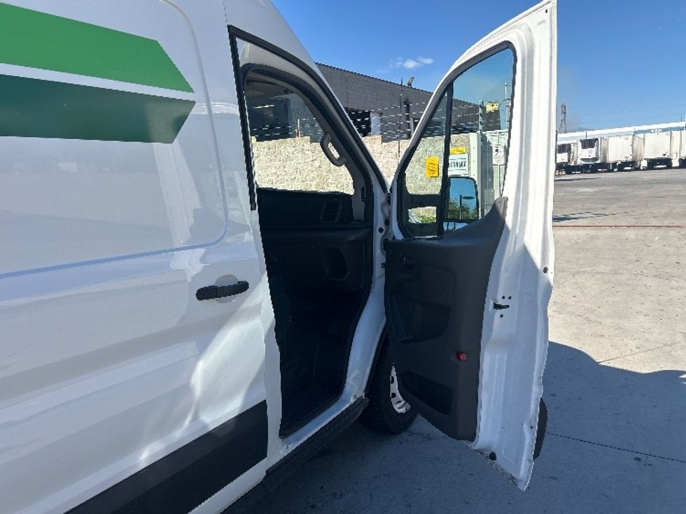 Cargo Van (Panel Van)-Alternative Fuel Trucks & Tractors-Ford-2022-TRAN350E-Torrance-CA-29,154\n\t\tmiles-$ 23,250 - Image 19