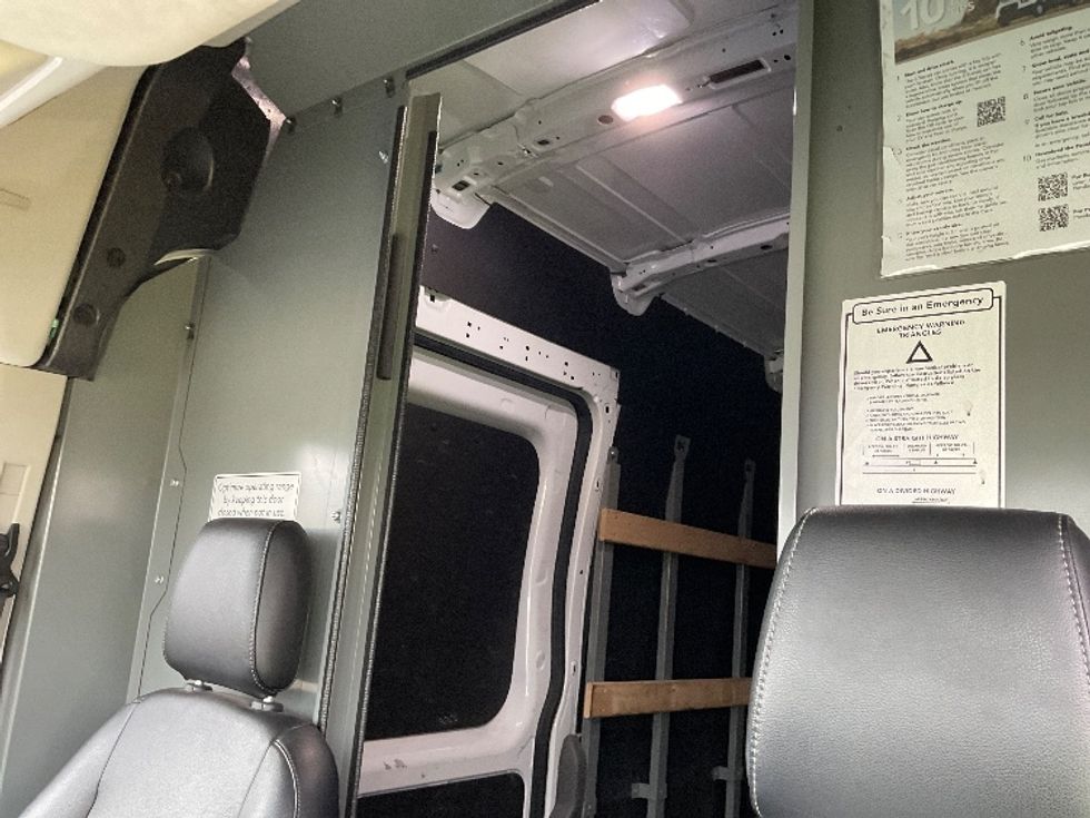 Cargo Van (Panel Van)-Alternative Fuel Trucks & Tractors-Ford-2022-TRAN350E-Torrance-CA-31,994\n\t\tmiles-$ 40,000 - Image 24