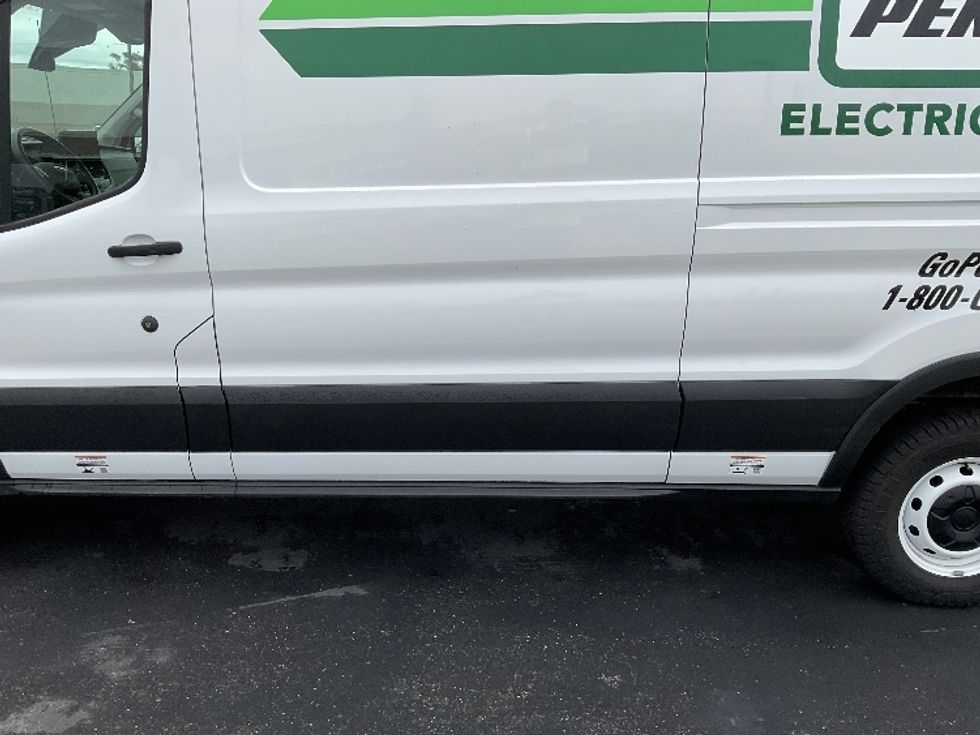 Cargo Van (Panel Van)-Alternative Fuel Trucks & Tractors-Ford-2022-TRAN350E-Torrance-CA-31,994\n\t\tmiles-$ 40,000 - Image 5