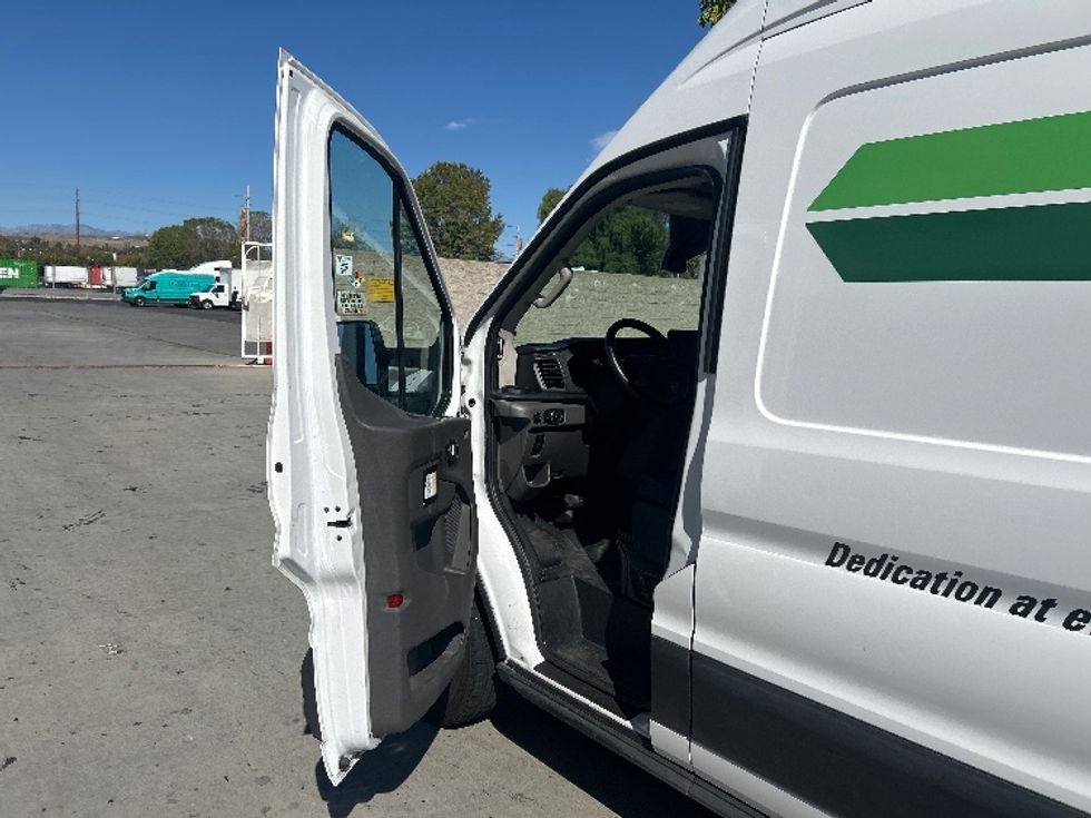 Cargo Van (Panel Van)-Alternative Fuel Trucks & Tractors-Ford-2022-TRAN350E-Torrance-CA-32,275\n\t\tmiles-$ 23,000 - Image 15