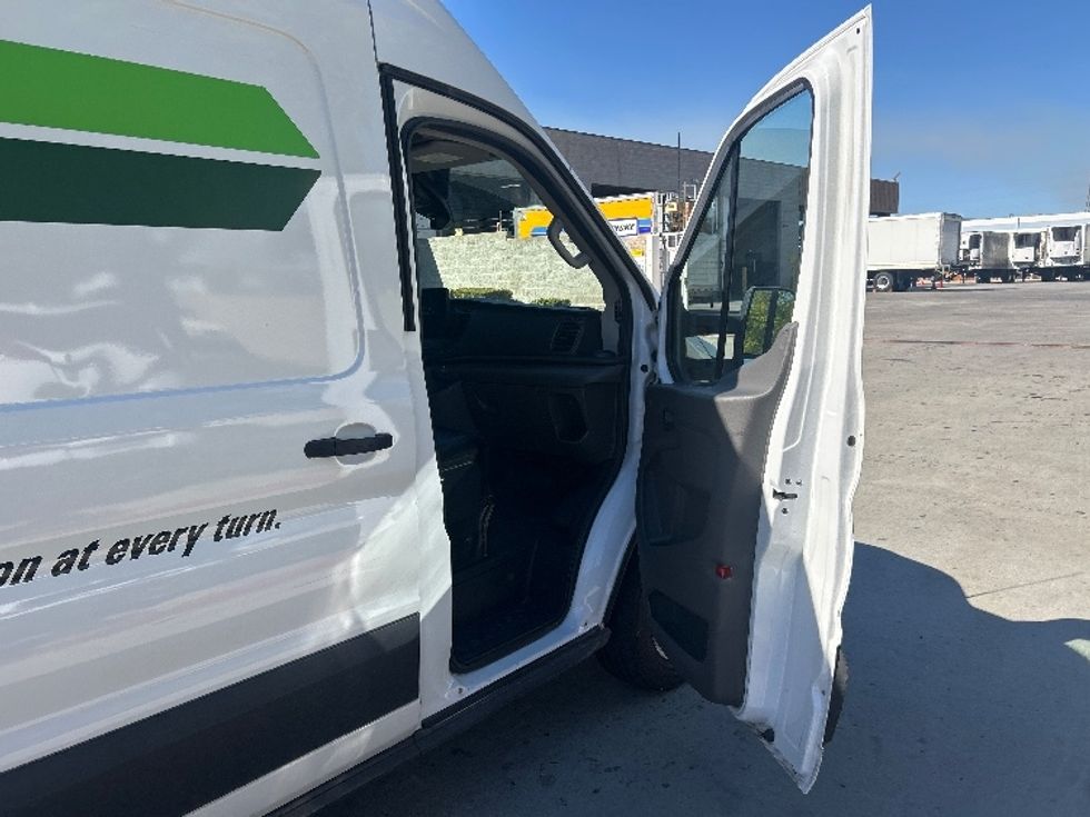 Cargo Van (Panel Van)-Alternative Fuel Trucks & Tractors-Ford-2022-TRAN350E-Torrance-CA-32,275\n\t\tmiles-$ 23,000 - Image 19