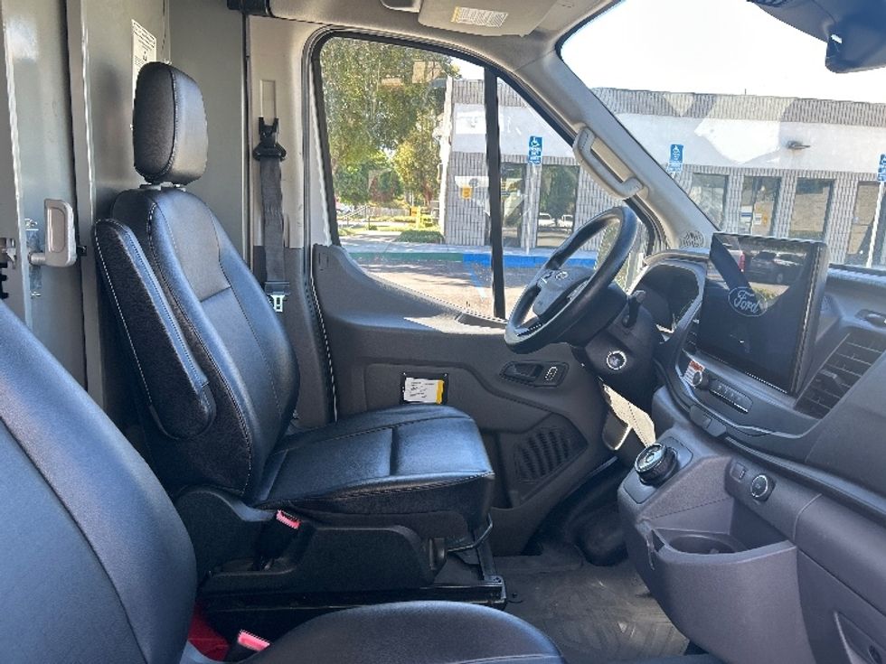 Cargo Van (Panel Van)-Alternative Fuel Trucks & Tractors-Ford-2022-TRAN350E-Torrance-CA-32,275\n\t\tmiles-$ 23,000 - Image 21