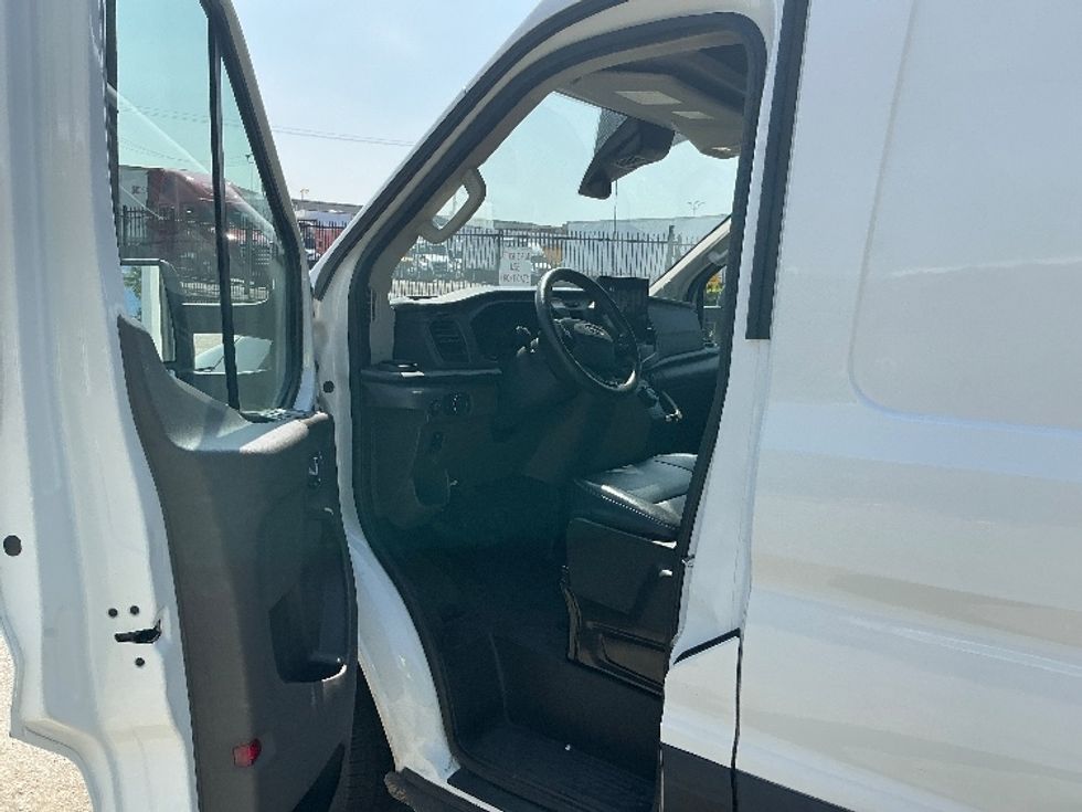 Cargo Van (Panel Van)-Alternative Fuel Trucks & Tractors-Ford-2022-TRAN350E-Torrance-CA-54,501\n\t\tmiles-$ 33,250 - Image 16