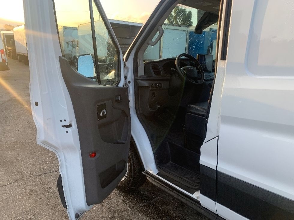 Cargo Van (Panel Van)-Alternative Fuel Trucks & Tractors-Ford-2022-TRAN350E-Torrance-CA-54,707\n\t\tmiles-$ 33,250 - Image 16