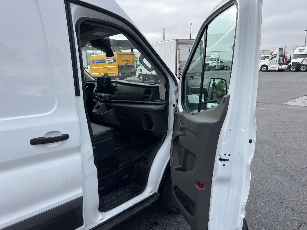 Cargo Van (Panel Van)-Alternative Fuel Trucks & Tractors-Ford-2022-TRAN350E-Torrance-CA-63,991\n\t\tmiles-$ 30,750 - Image 17