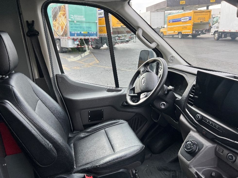 Cargo Van (Panel Van)-Alternative Fuel Trucks & Tractors-Ford-2022-TRAN350E-Torrance-CA-63,991\n\t\tmiles-$ 30,750 - Image 19