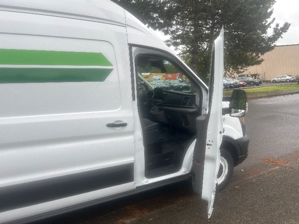 Cargo Van (Panel Van)-Alternative Fuel Trucks & Tractors-Ford-2022-TRAN350E-Tukwila-WA-17,247\n\t\tmiles-$ 39,750 - Image 20