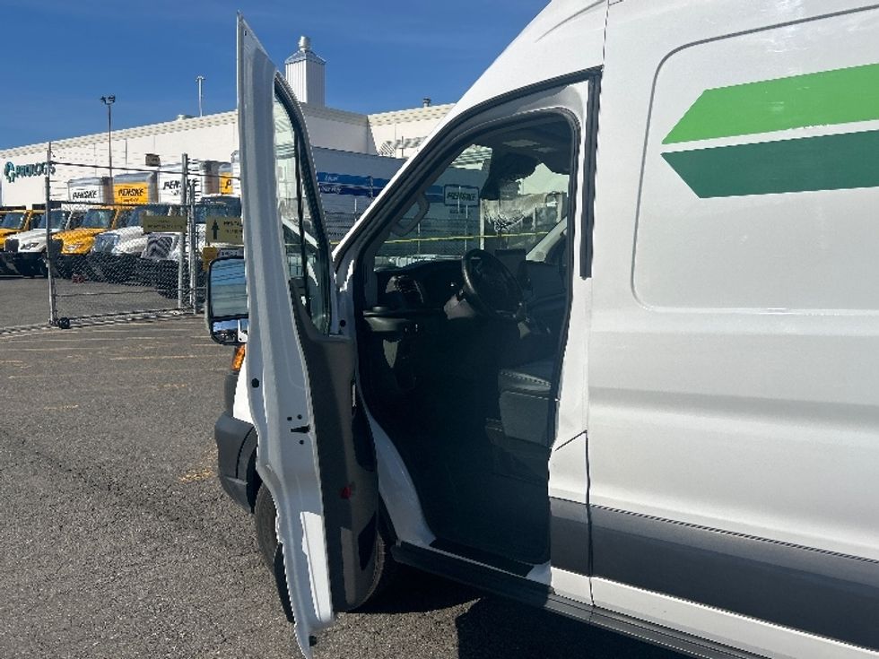 Cargo Van (Panel Van)-Alternative Fuel Trucks & Tractors-Ford-2022-TRAN350E-Tukwila-WA-17,742\n\t\tmiles-$ 35,250 - Image 16