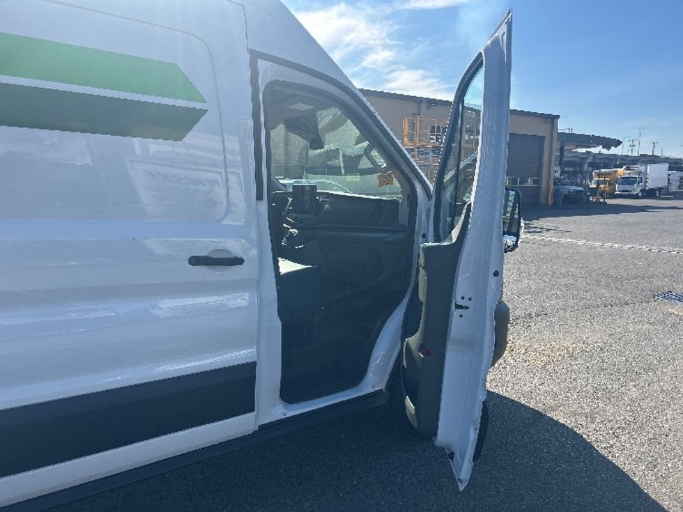 Cargo Van (Panel Van)-Alternative Fuel Trucks & Tractors-Ford-2022-TRAN350E-Tukwila-WA-17,742\n\t\tmiles-$ 35,250 - Image 20