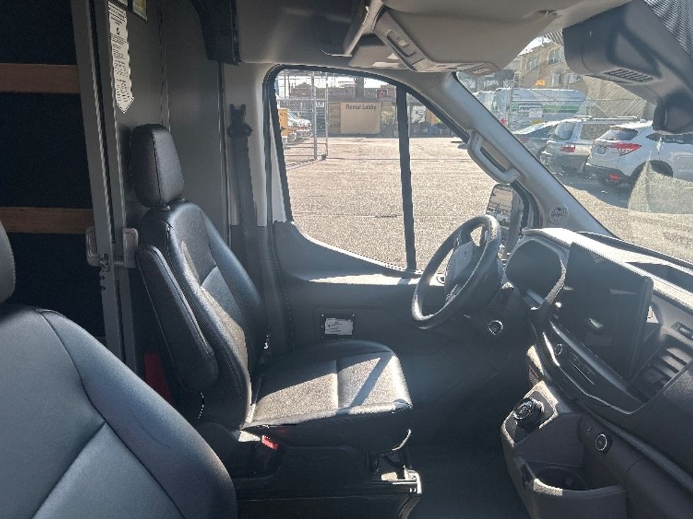 Cargo Van (Panel Van)-Alternative Fuel Trucks & Tractors-Ford-2022-TRAN350E-Tukwila-WA-17,742\n\t\tmiles-$ 35,250 - Image 22