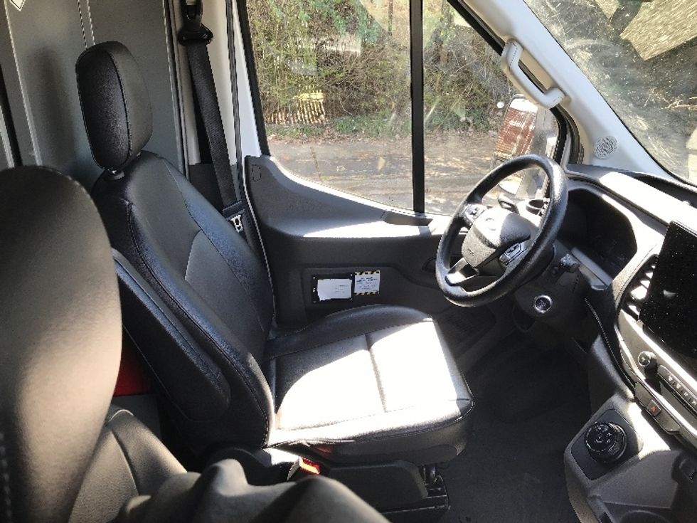 Cargo Van (Panel Van)-Alternative Fuel Trucks & Tractors-Ford-2022-TRAN350E-Tukwila-WA-21,536\n\t\tmiles-$ 40,250 - Image 22