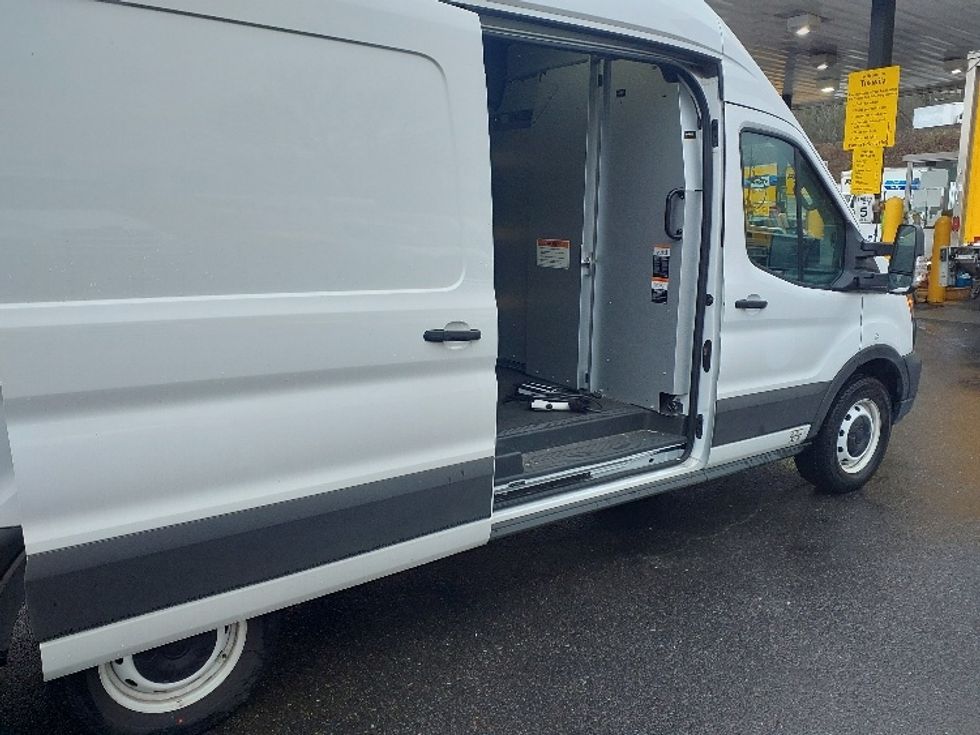 Cargo Van (Panel Van)-Alternative Fuel Trucks & Tractors-Ford-2022-TRAN350E-Tukwila-WA-3,211\n\t\tmiles-$ 43,500 - Image 23