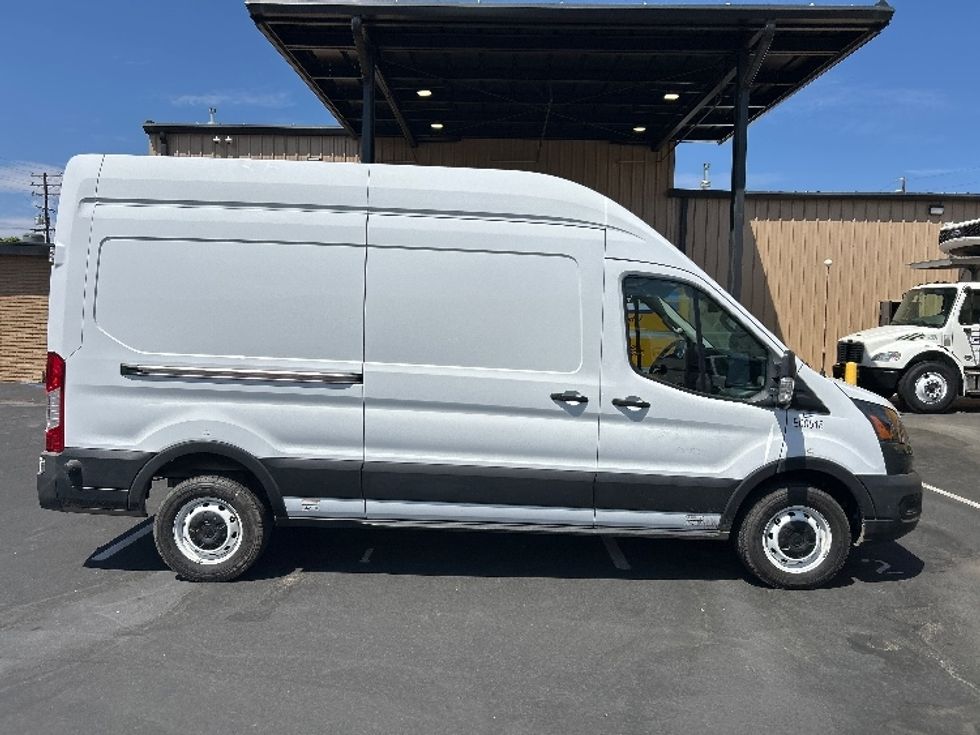 Cargo Van (Panel Van)-Alternative Fuel Trucks & Tractors-Ford-2022-TRAN350E-Ventura-CA-10,888\n\t\tmiles-$ 37,000 - Image 12