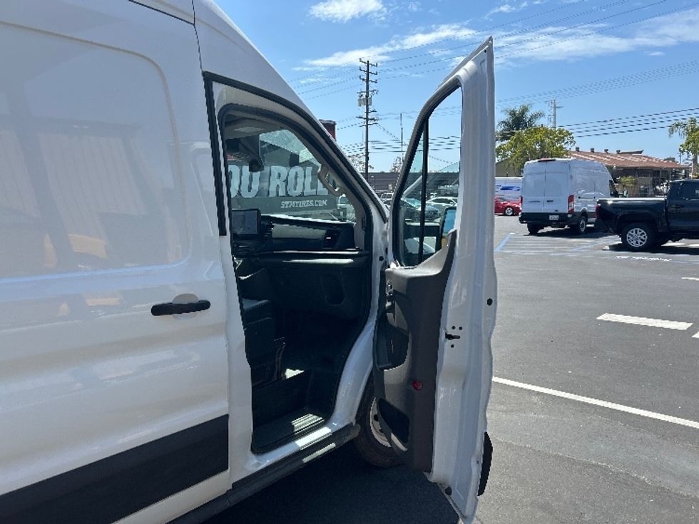 Cargo Van (Panel Van)-Alternative Fuel Trucks & Tractors-Ford-2022-TRAN350E-Ventura-CA-9,277\n\t\tmiles-$ 37,250 - Image 17