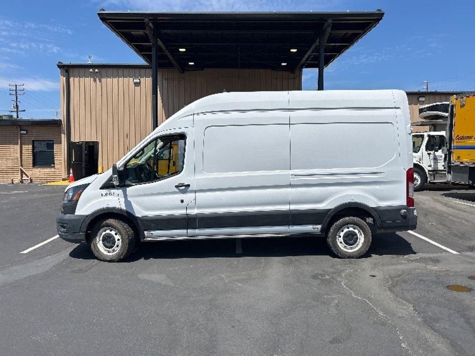 Cargo Van (Panel Van)-Alternative Fuel Trucks & Tractors-Ford-2022-TRAN350E-Ventura-CA-9,277\n\t\tmiles-$ 37,250 - Image 4