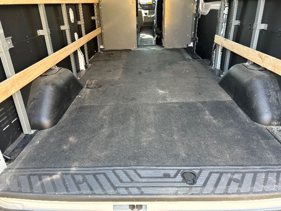 Cargo Van (Panel Van)-Alternative Fuel Trucks & Tractors-Ford-2022-TRAN350E-Ventura-CA-9,277\n\t\tmiles-$ 37,250 - Image 8