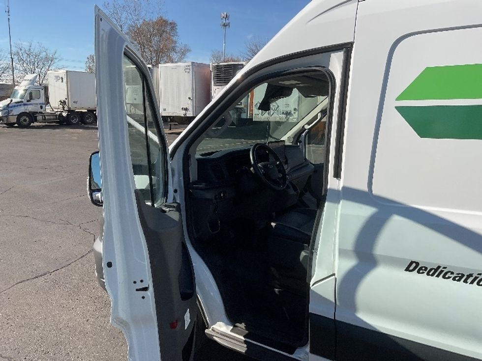 Cargo Van (Panel Van)-Alternative Fuel Trucks & Tractors-Ford-2022-TRAN350E-Warren-MI-13,691\n\t\tmiles-$ 37,250 - Image 13