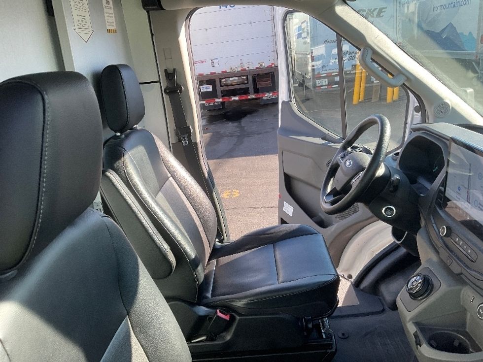 Cargo Van (Panel Van)-Alternative Fuel Trucks & Tractors-Ford-2022-TRAN350E-Warren-MI-13,691\n\t\tmiles-$ 37,250 - Image 19
