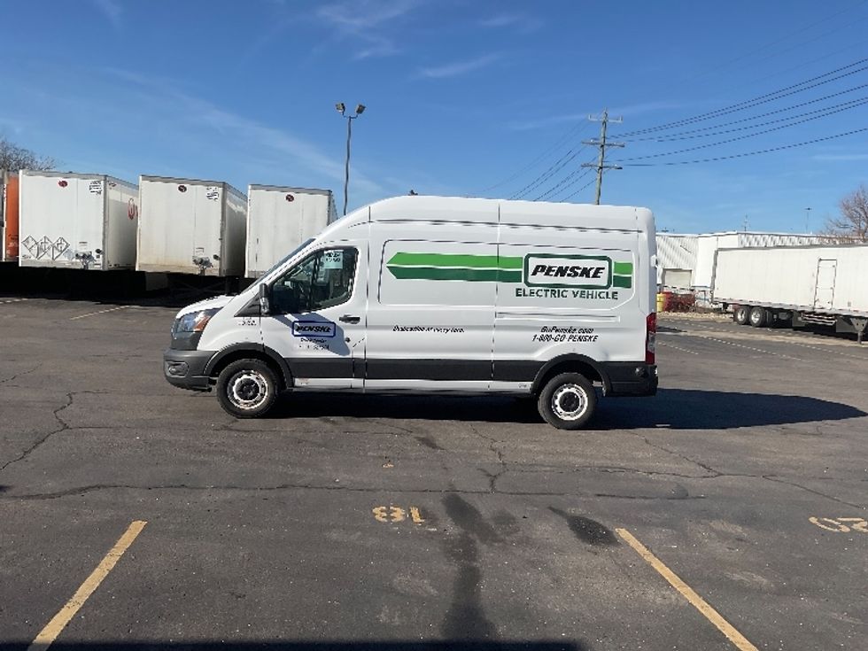 Cargo Van (Panel Van)-Alternative Fuel Trucks & Tractors-Ford-2022-TRAN350E-Warren-MI-13,691\n\t\tmiles-$ 37,250 - Image 4