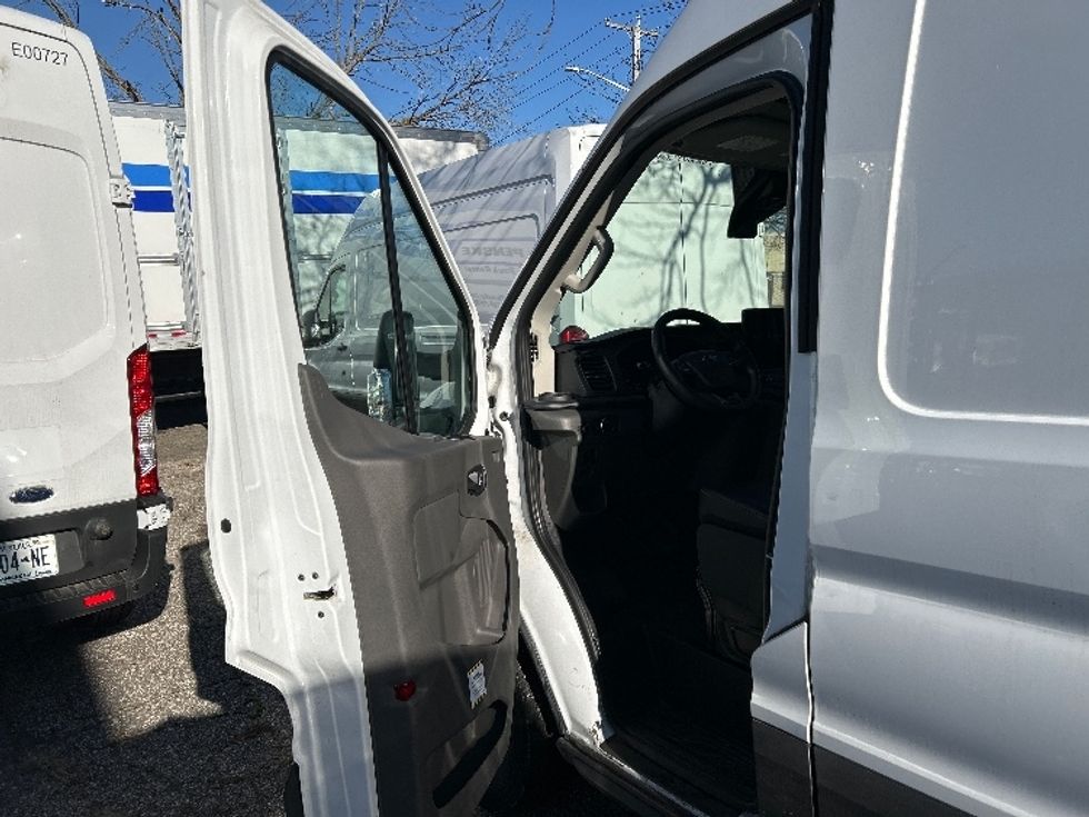 Cargo Van (Panel Van)-Alternative Fuel Trucks & Tractors-Ford-2022-TRAN350E-West Babylon-NY-281\n\t\tmiles-$ 41,500 - Image 13