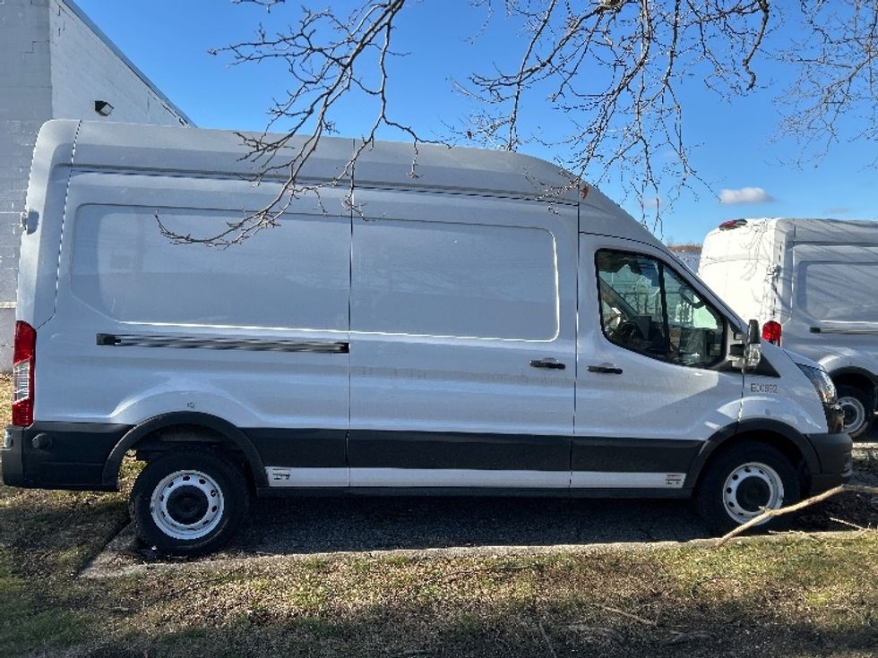 Cargo Van (Panel Van)-Alternative Fuel Trucks & Tractors-Ford-2022-TRAN350E-West Babylon-NY-416\n\t\tmiles-$ 41,500 - Image 12