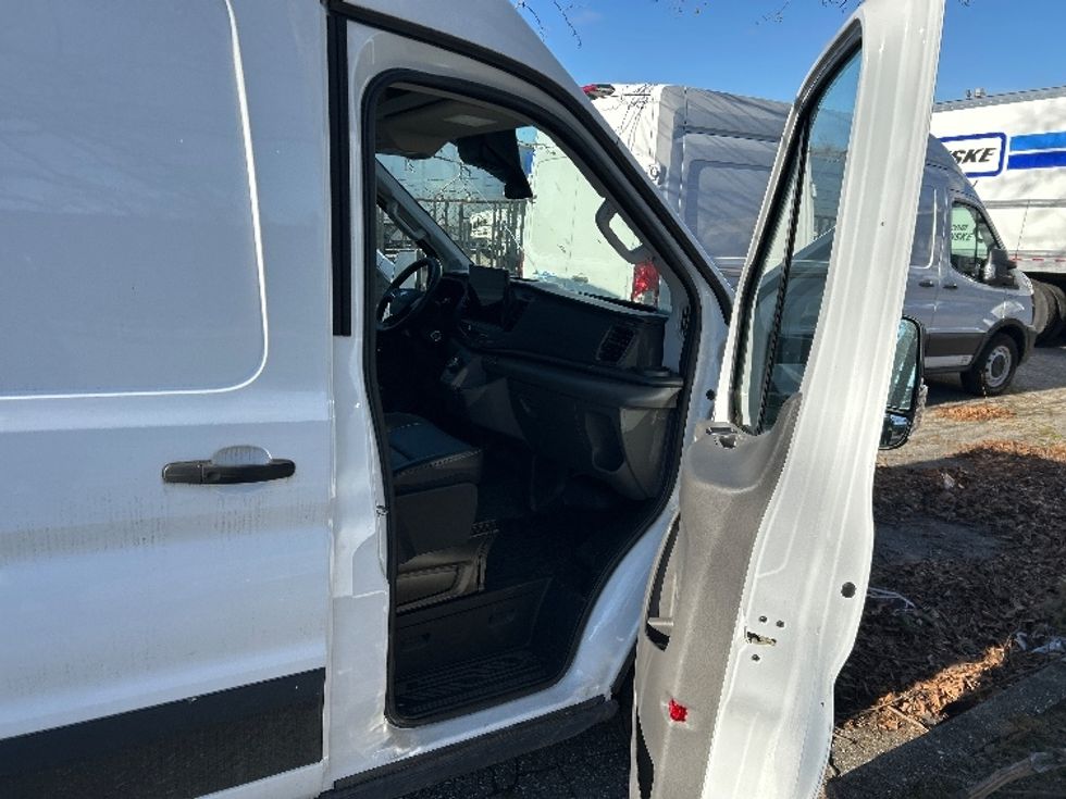 Cargo Van (Panel Van)-Alternative Fuel Trucks & Tractors-Ford-2022-TRAN350E-West Babylon-NY-416\n\t\tmiles-$ 41,500 - Image 17