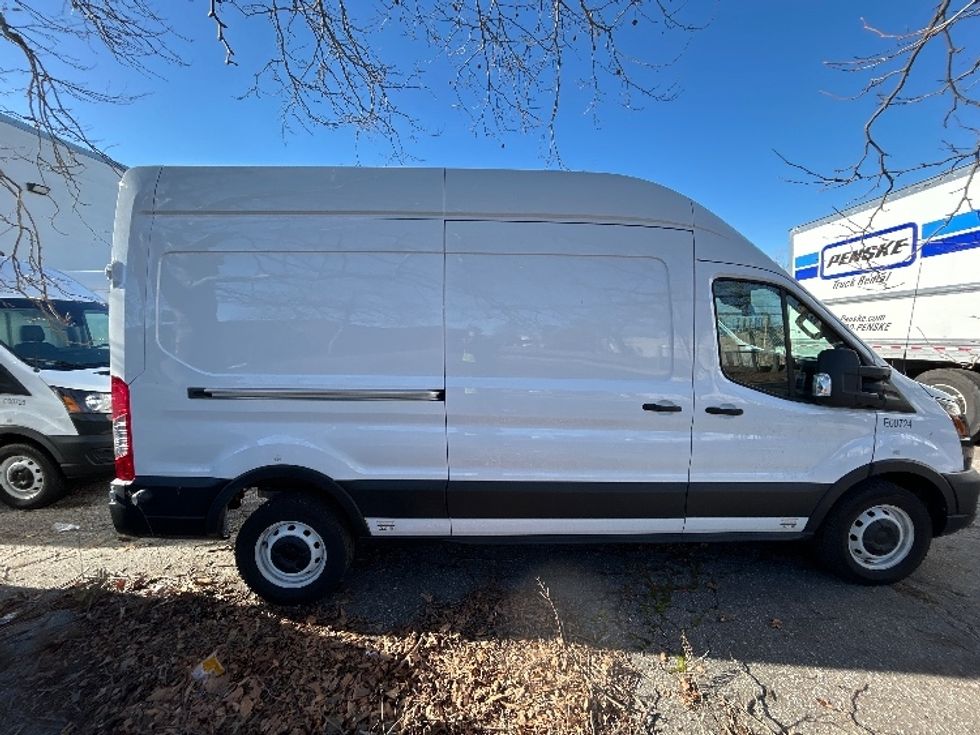 Cargo Van (Panel Van)-Alternative Fuel Trucks & Tractors-Ford-2022-TRAN350E-West Babylon-NY-4,579\n\t\tmiles-$ 41,000 - Image 11