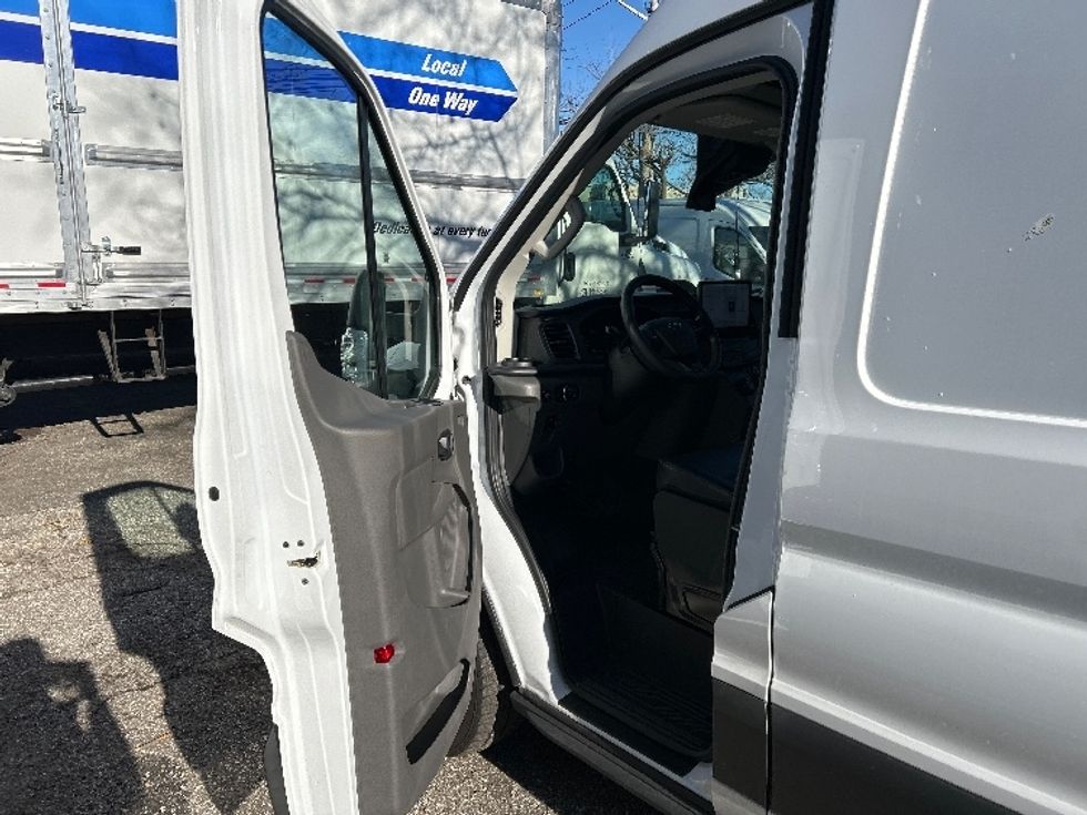 Cargo Van (Panel Van)-Alternative Fuel Trucks & Tractors-Ford-2022-TRAN350E-West Babylon-NY-4,579\n\t\tmiles-$ 41,000 - Image 12