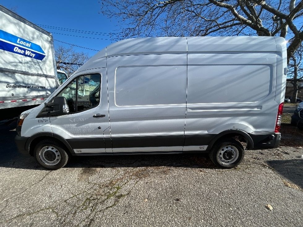 Cargo Van (Panel Van)-Alternative Fuel Trucks & Tractors-Ford-2022-TRAN350E-West Babylon-NY-4,579\n\t\tmiles-$ 41,000 - Image 3