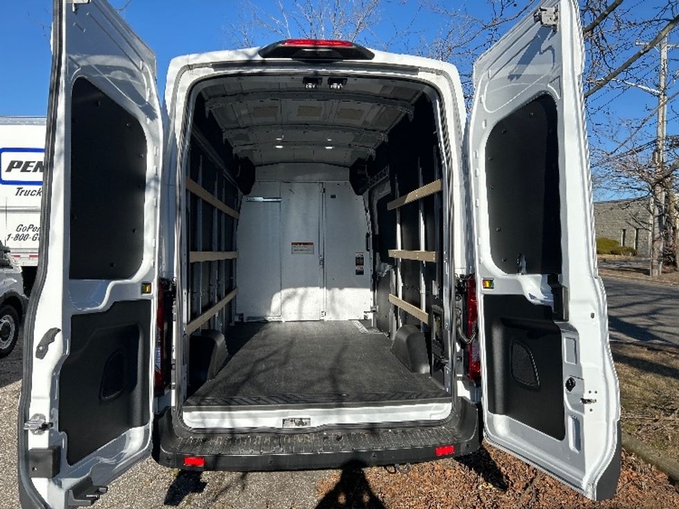 Cargo Van (Panel Van)-Alternative Fuel Trucks & Tractors-Ford-2022-TRAN350E-West Babylon-NY-4,579\n\t\tmiles-$ 41,000 - Image 6