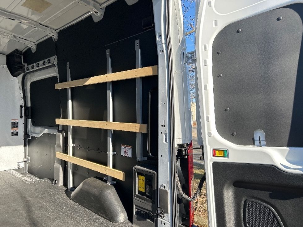 Cargo Van (Panel Van)-Alternative Fuel Trucks & Tractors-Ford-2022-TRAN350E-West Babylon-NY-4,579\n\t\tmiles-$ 41,000 - Image 9