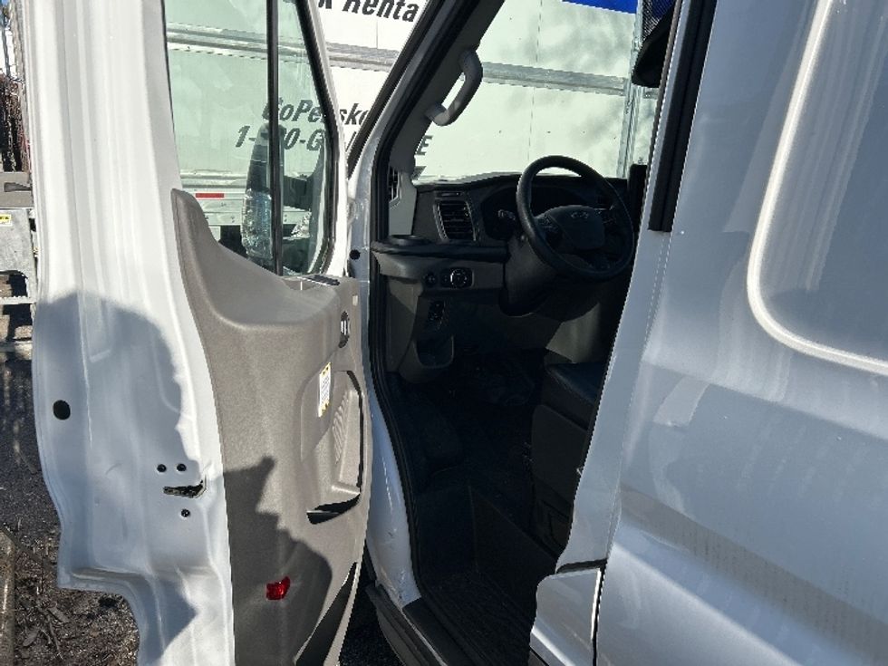 Cargo Van (Panel Van)-Alternative Fuel Trucks & Tractors-Ford-2022-TRAN350E-West Babylon-NY-646\n\t\tmiles-$ 41,250 - Image 13