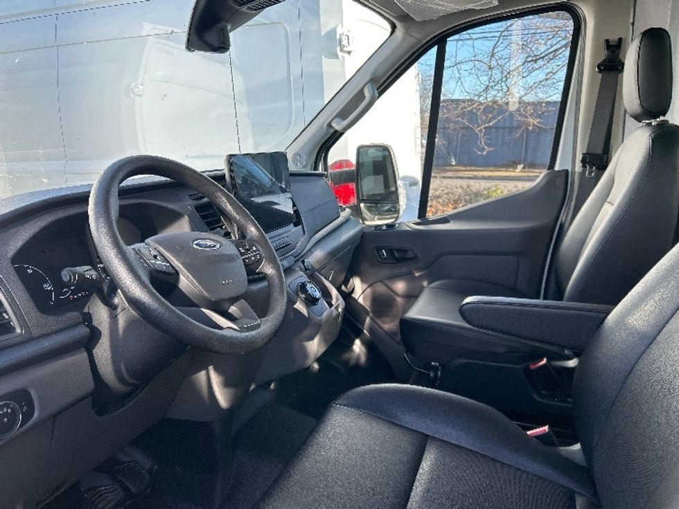 Cargo Van (Panel Van)-Alternative Fuel Trucks & Tractors-Ford-2022-TRAN350E-West Babylon-NY-794\n\t\tmiles-$ 35,500 - Image 14