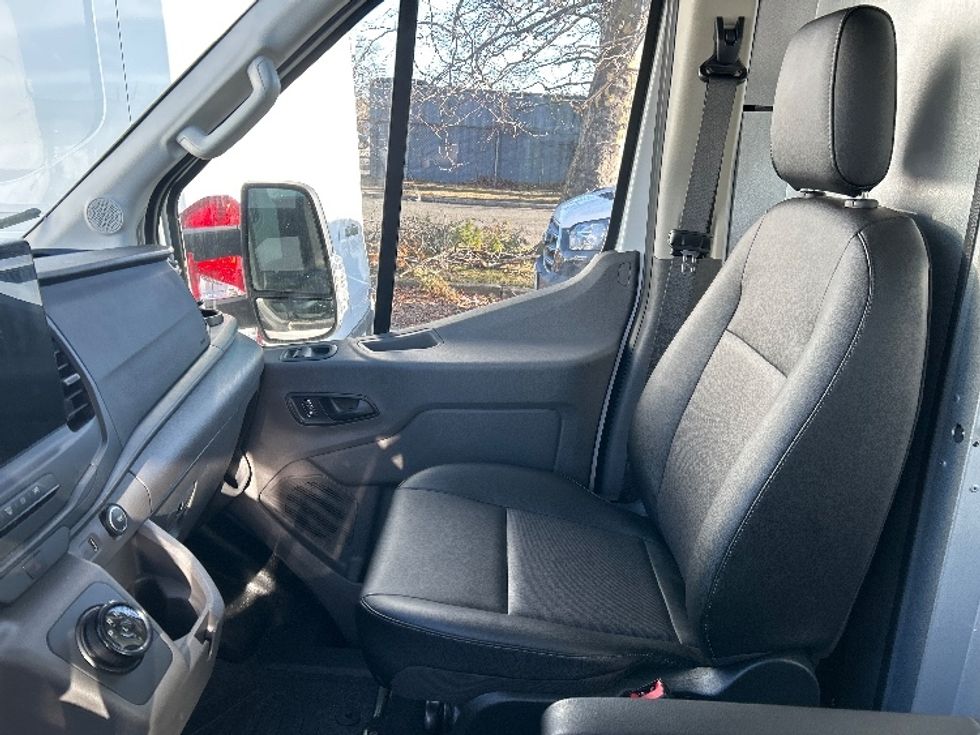 Cargo Van (Panel Van)-Alternative Fuel Trucks & Tractors-Ford-2022-TRAN350E-West Babylon-NY-794\n\t\tmiles-$ 35,500 - Image 16