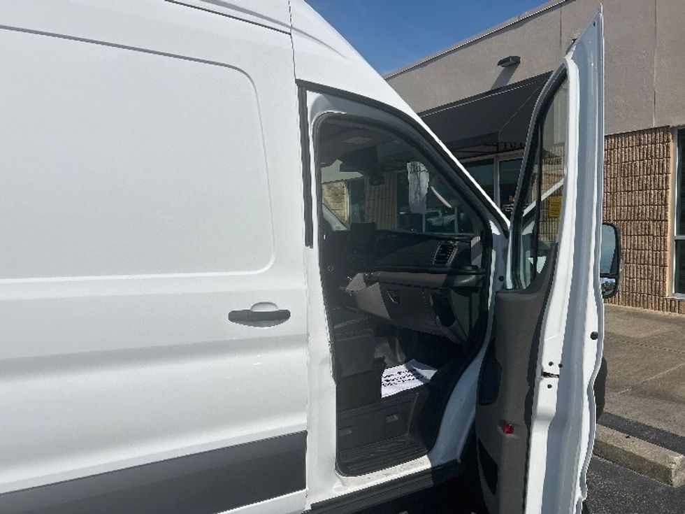Cargo Van (Panel Van)-Alternative Fuel Trucks & Tractors-Ford-2022-TRAN350E-West Columbia-SC-708\n\t\tmiles-$ 41,750 - Image 16