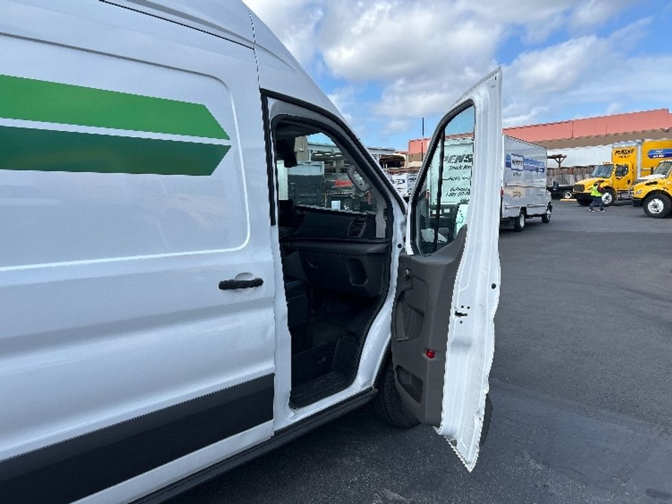 Cargo Van (Panel Van)-Alternative Fuel Trucks & Tractors-Ford-2022-TRAN350E-West Sacramento-CA-10,281\n\t\tmiles-$ 34,000 - Image 19