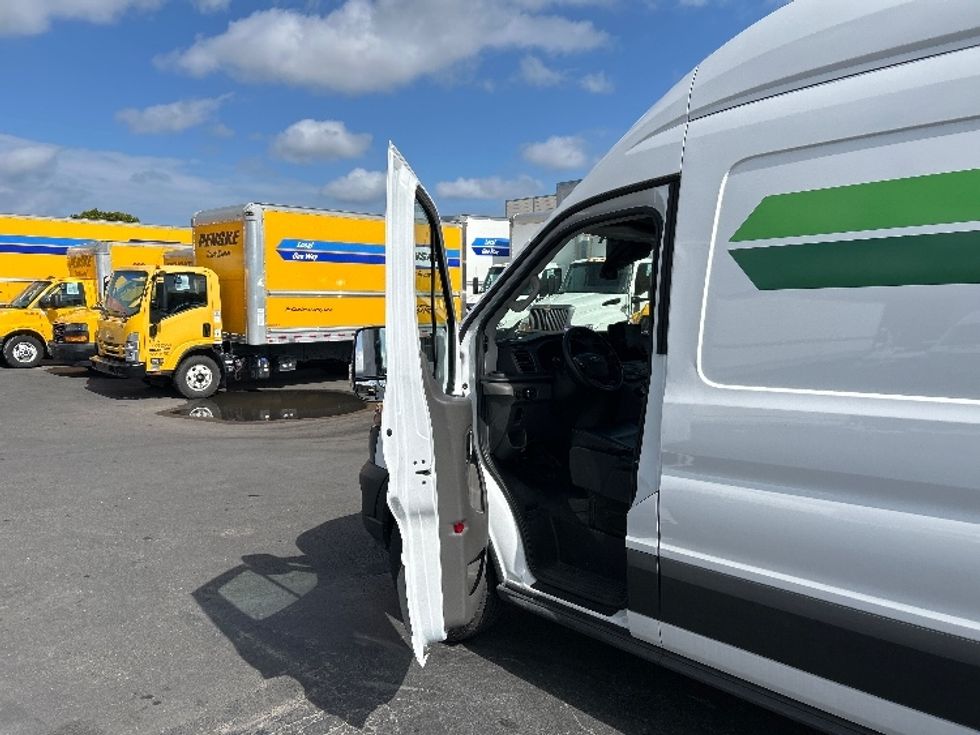 Cargo Van (Panel Van)-Alternative Fuel Trucks & Tractors-Ford-2022-TRAN350E-West Sacramento-CA-10,281\n\t\tmiles-$ 34,000 - Image 15