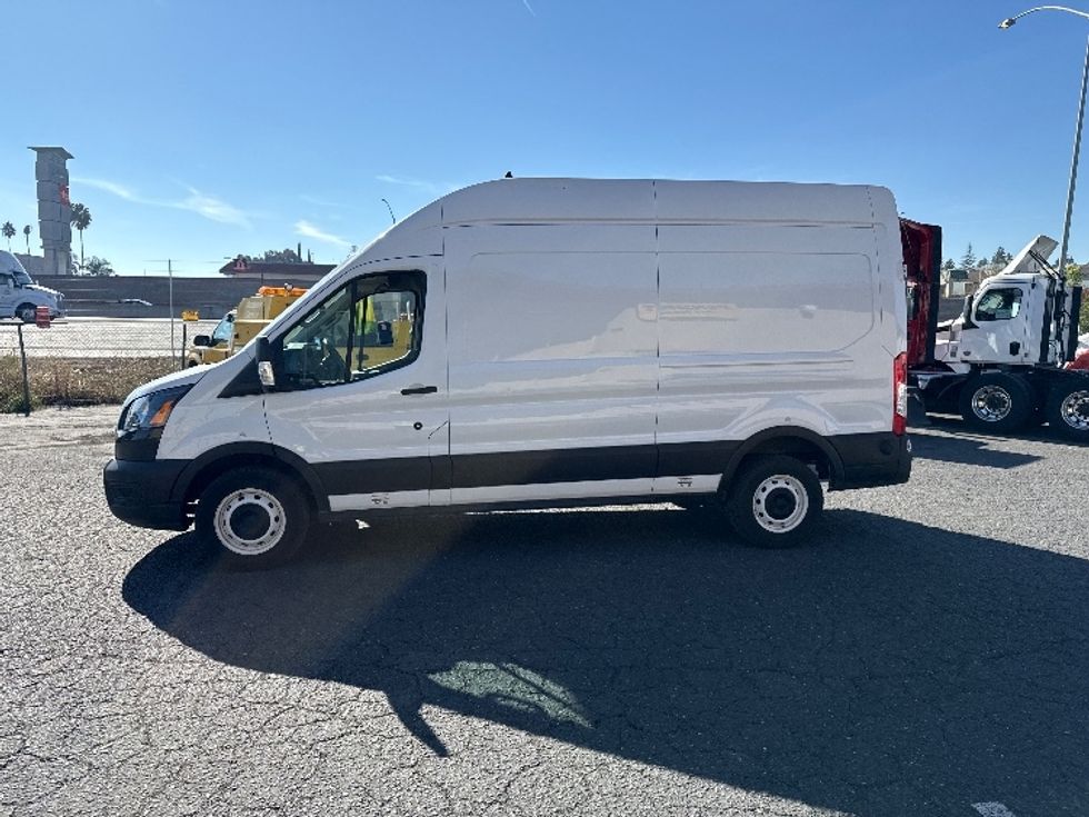 2022 Ford Transit photo 3