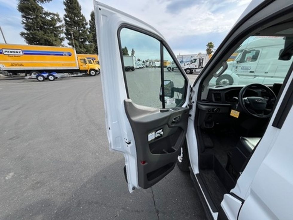 Cargo Van (Panel Van)-Alternative Fuel Trucks & Tractors-Ford-2022-TRAN350E-West Sacramento-CA-17,687\n\t\tmiles-$ 28,500 - Image 16