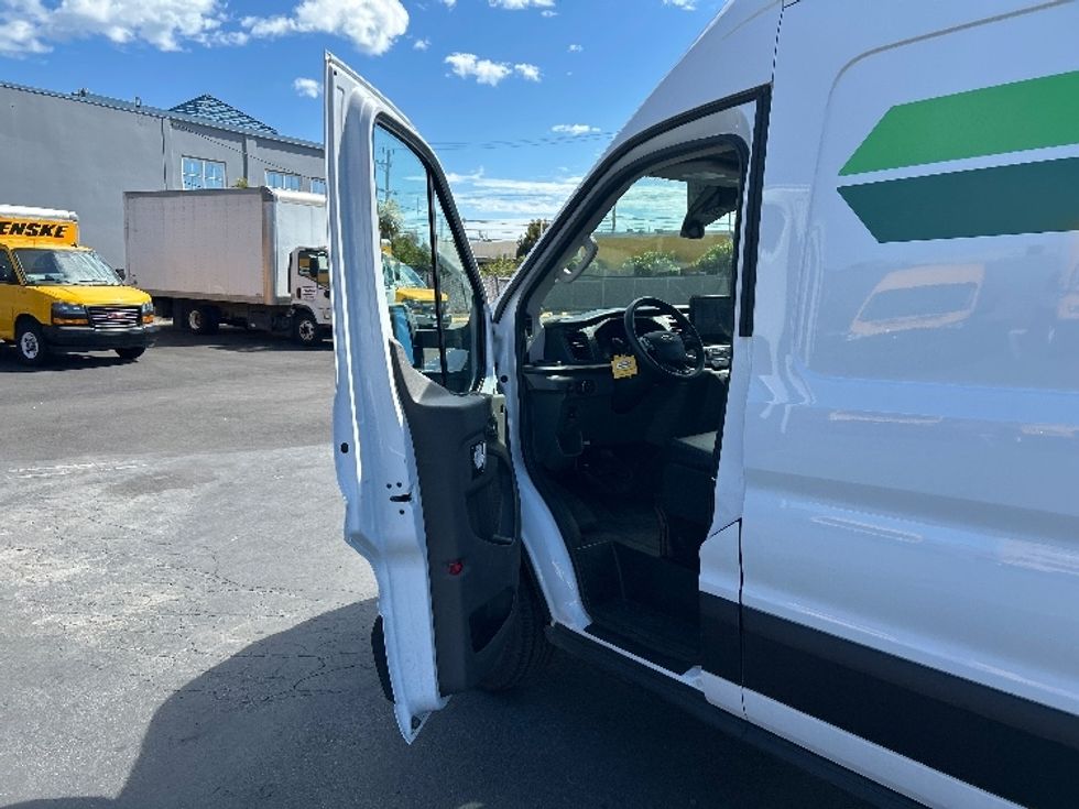 Cargo Van (Panel Van)-Alternative Fuel Trucks & Tractors-Ford-2022-TRAN350E-West Sacramento-CA-18,010\n\t\tmiles-$ 39,750 - Image 15