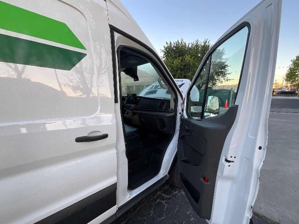 Cargo Van (Panel Van)-Alternative Fuel Trucks & Tractors-Ford-2022-TRAN350E-West Sacramento-CA-18,081\n\t\tmiles-$ 39,750 - Image 17