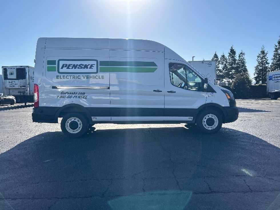 Cargo Van (Panel Van)-Alternative Fuel Trucks & Tractors-Ford-2022-TRAN350E-West Sacramento-CA-23,426\n\t\tmiles-$ 40,000 - Image 15