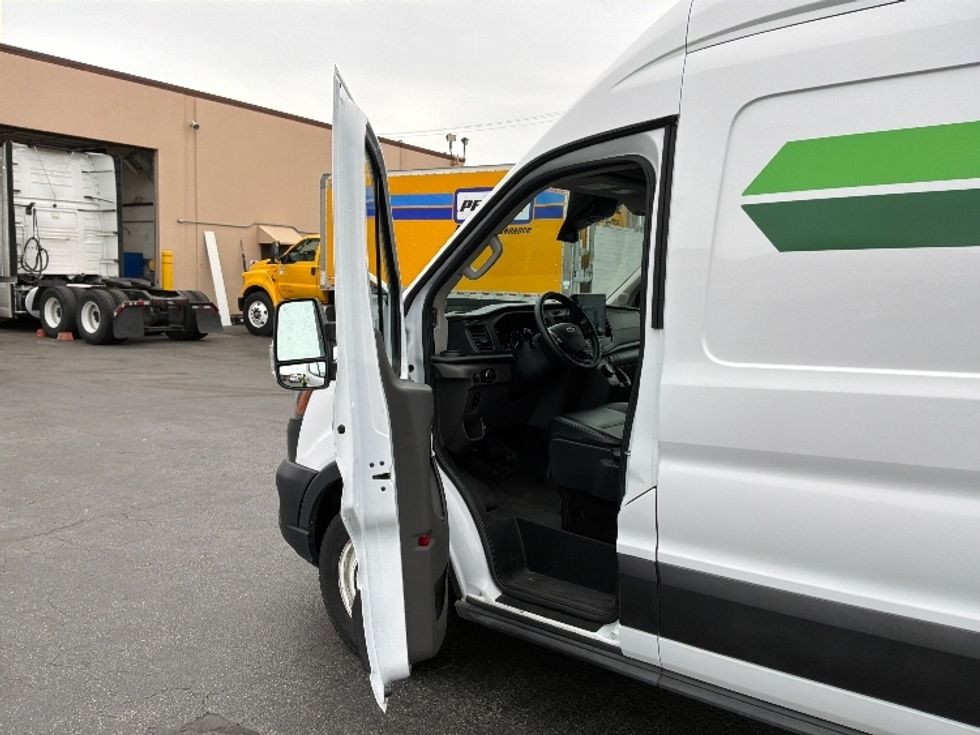 Cargo Van (Panel Van)-Alternative Fuel Trucks & Tractors-Ford-2022-TRAN350E-West Sacramento-CA-25,730\n\t\tmiles-$ 25,500 - Image 15