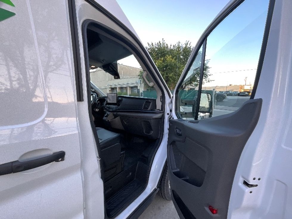 Cargo Van (Panel Van)-Alternative Fuel Trucks & Tractors-Ford-2022-TRAN350E-West Sacramento-CA-32,983\n\t\tmiles-$ 39,000 - Image 20